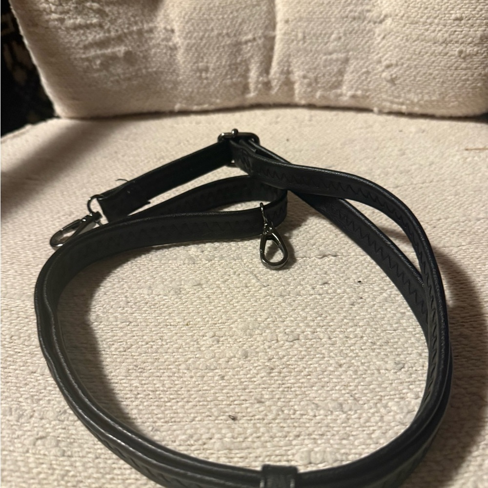 Buckle NYC Expressions Bag {Great Match to Madden Moto Boots 🤩😉} - Picture 9 of 11
